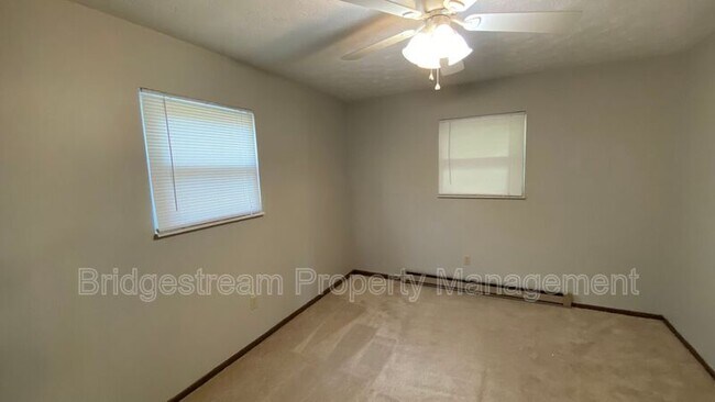 Building Photo - 52 Candlewood Ct