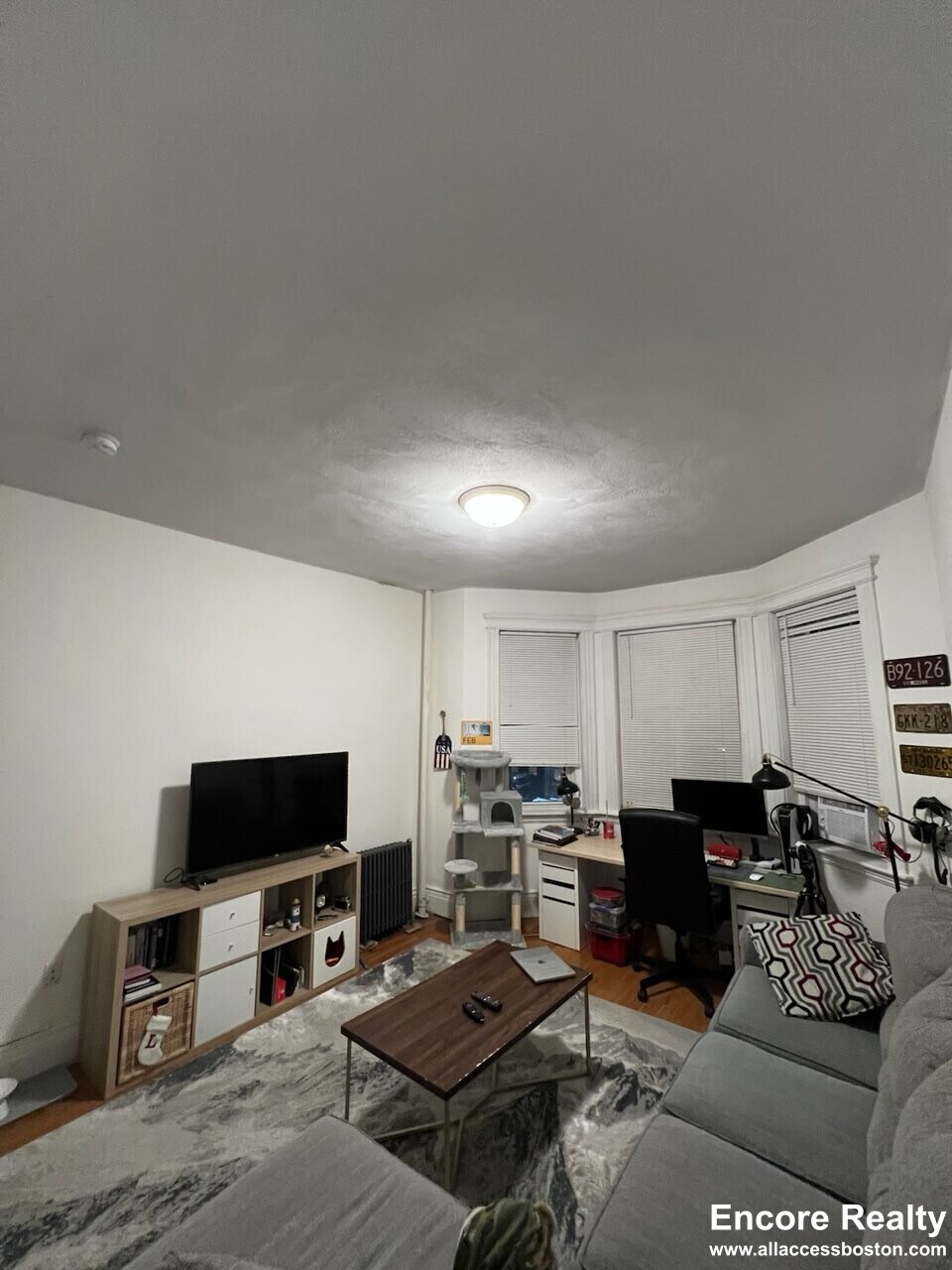 Building Photo - 105 Queensberry St