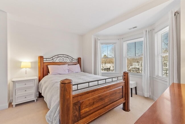 Building Photo - 60 Broadway St