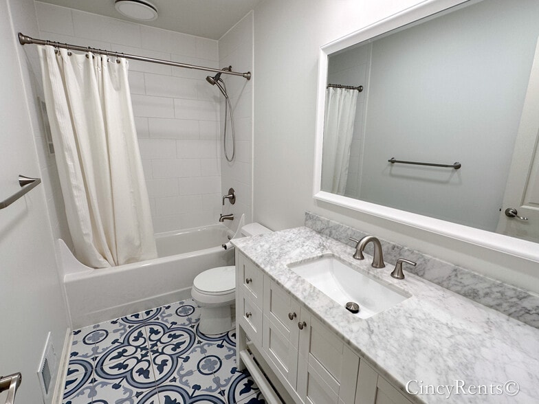 Building Photo - 6463 Oldbarn Ct