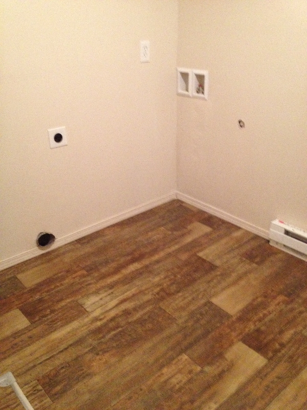 Building Photo - 1105 1st St W