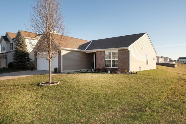 Building Photo - Gorgeous Three Bedroom Single-Family Home