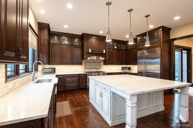 Building Photo - 10001 Montrose Ave