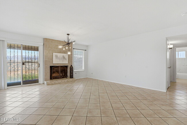 Building Photo - 10837 Gemstone St