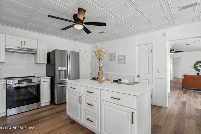 Building Photo - 54221 Cravey Rd