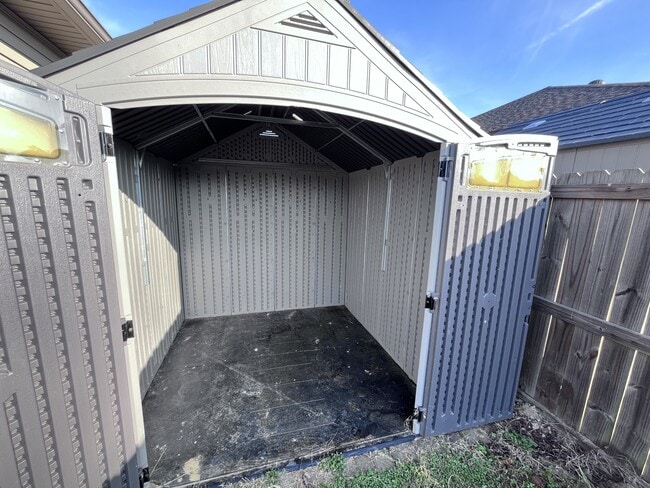 Building Photo - 13 Kelby Ct