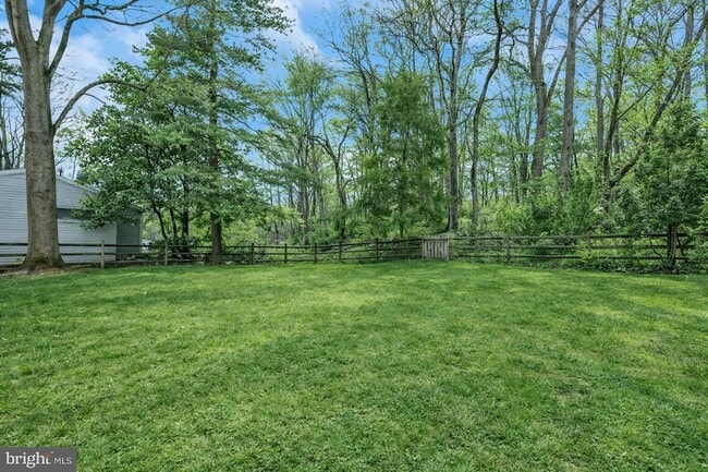 Building Photo - 8856 Youngsea Pl