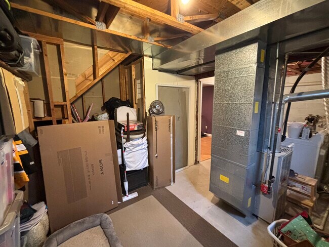 Building Photo - 102 Falcongate Dr