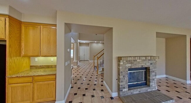 Building Photo - 1692 Woodhaven Cir