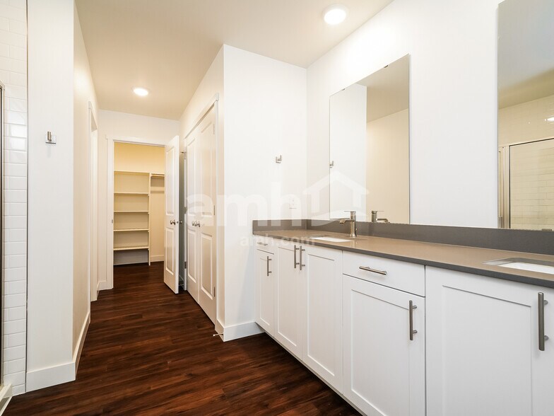 Building Photo - 7632 Verona Lp SW