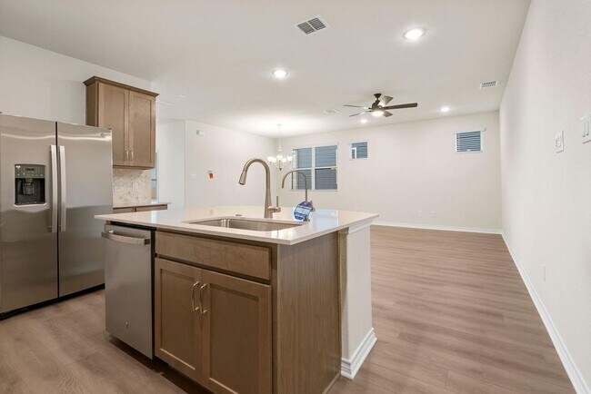 Building Photo - 108 Woodrow Ln