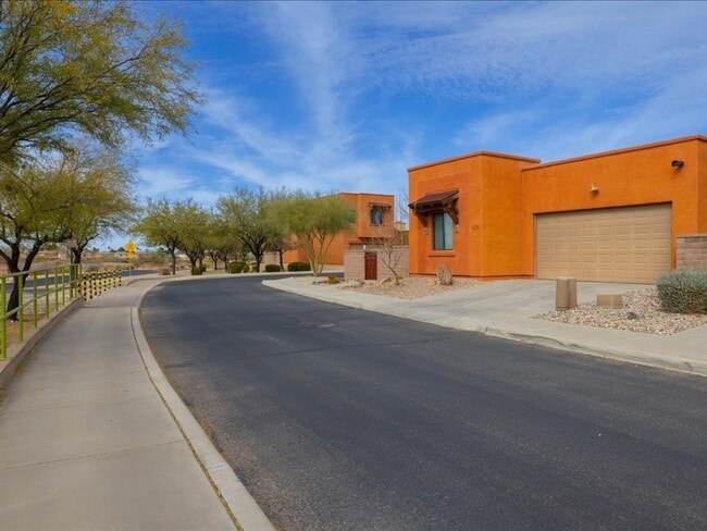 Building Photo - 8721 E Perry Park Cir