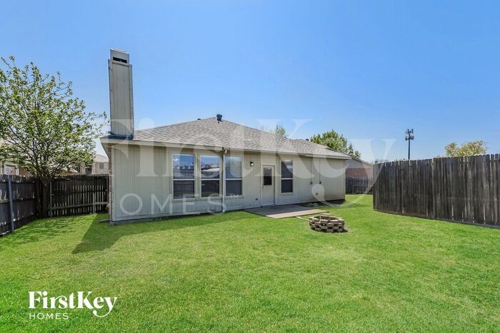 Building Photo - 5945 Iris Dr