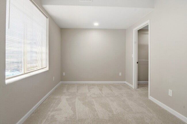 Building Photo - $2,940.45 - 4 Bed, 3 Bath Townhome In Commerce City with Central AC and In Unit Laundry!