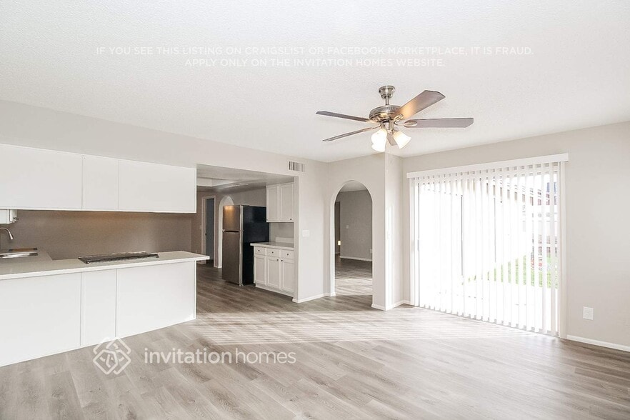 Building Photo - 4243 W Michelle Dr