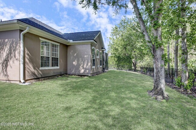 Building Photo - 1837 Forest Glen Way