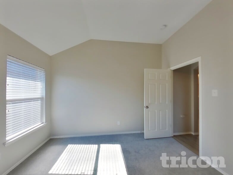 Building Photo - 369 Magnolia Dr