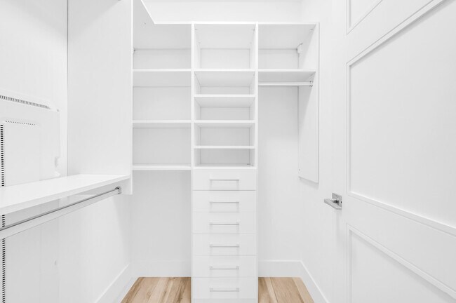 Building Photo - 155 E Boca Raton Rd