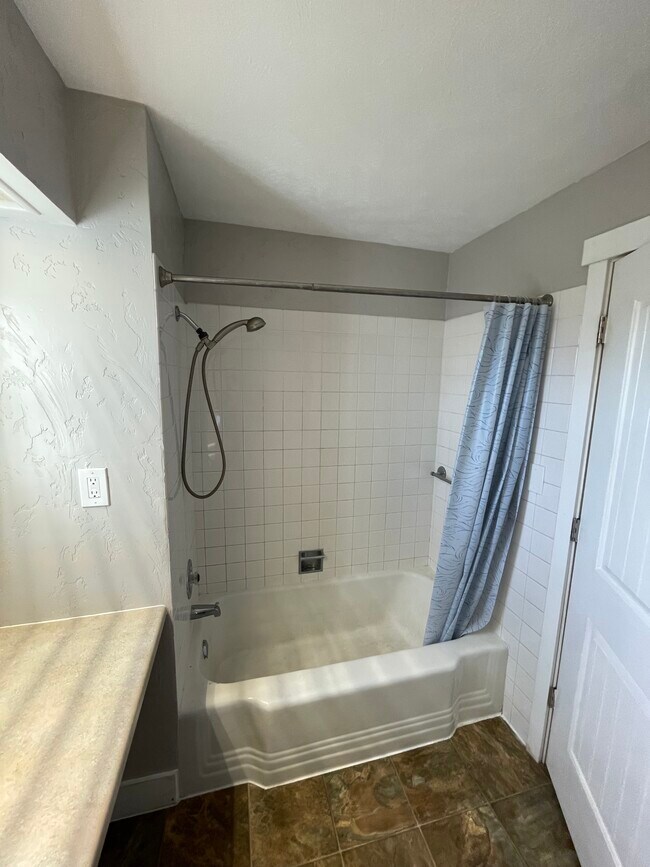 Building Photo - 8921 E Broadway Ave