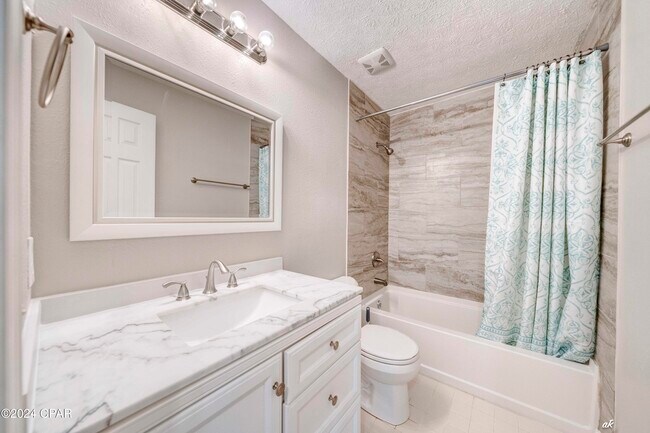 Building Photo - 305 S Star Ave