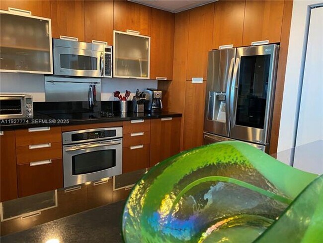 Building Photo - 7901 Hispanola Ave