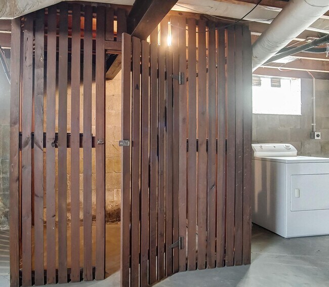 Building Photo - 1440 Elmwood Ave