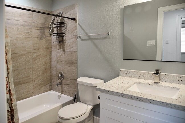 Building Photo - 5046 Van Fleet St