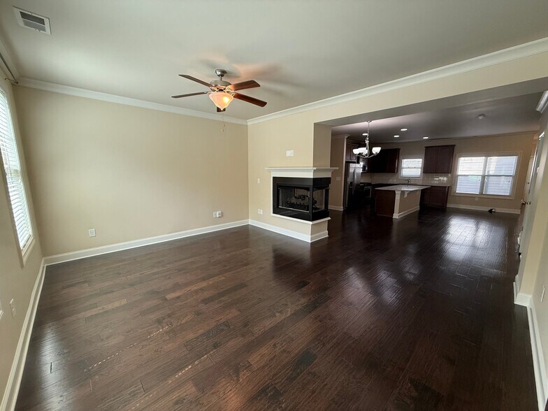 Building Photo - 7735 Pierpoint Ln