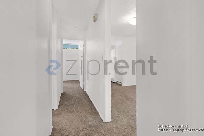 Building Photo - 2745 NW Pettygrove St