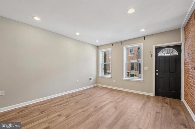 Building Photo - 1739 Pierce St