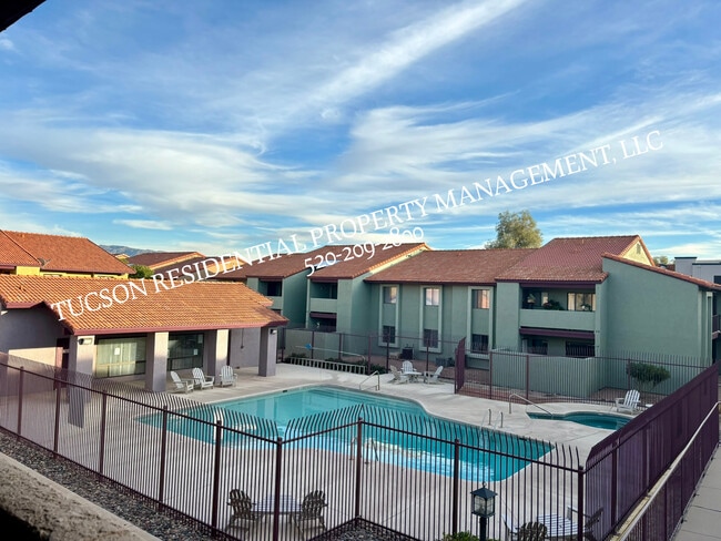 Building Photo - 2194 N Pantano Rd