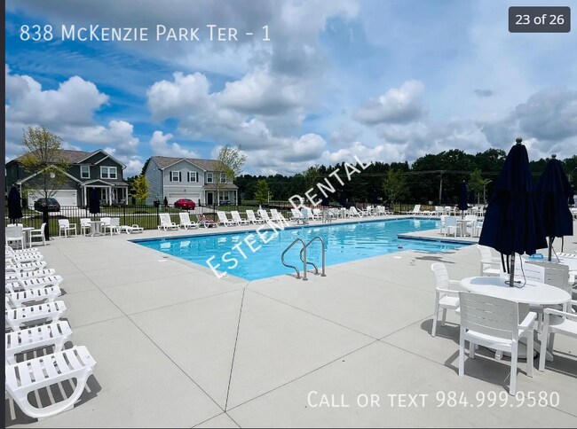 Building Photo - 838 McKenzie Pk Ter