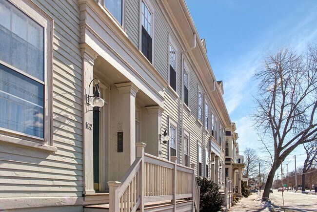 Building Photo - 158 High St