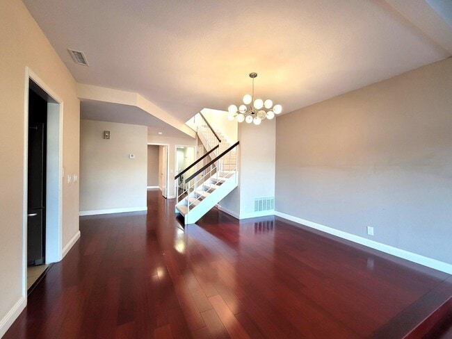 Building Photo - 572 Marlin Ct