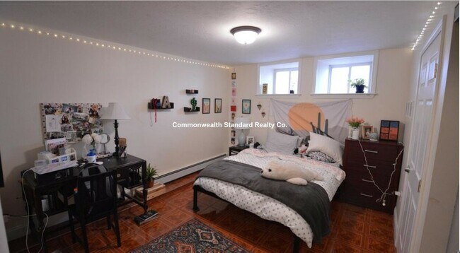 Building Photo - 94 Pleasant St