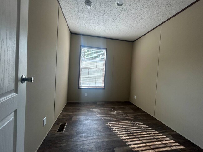 Building Photo - 2607 Thornbury Ln