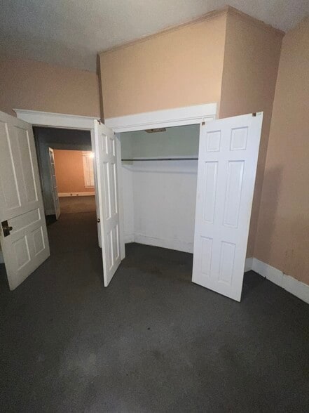 Building Photo - 221 E Covington St