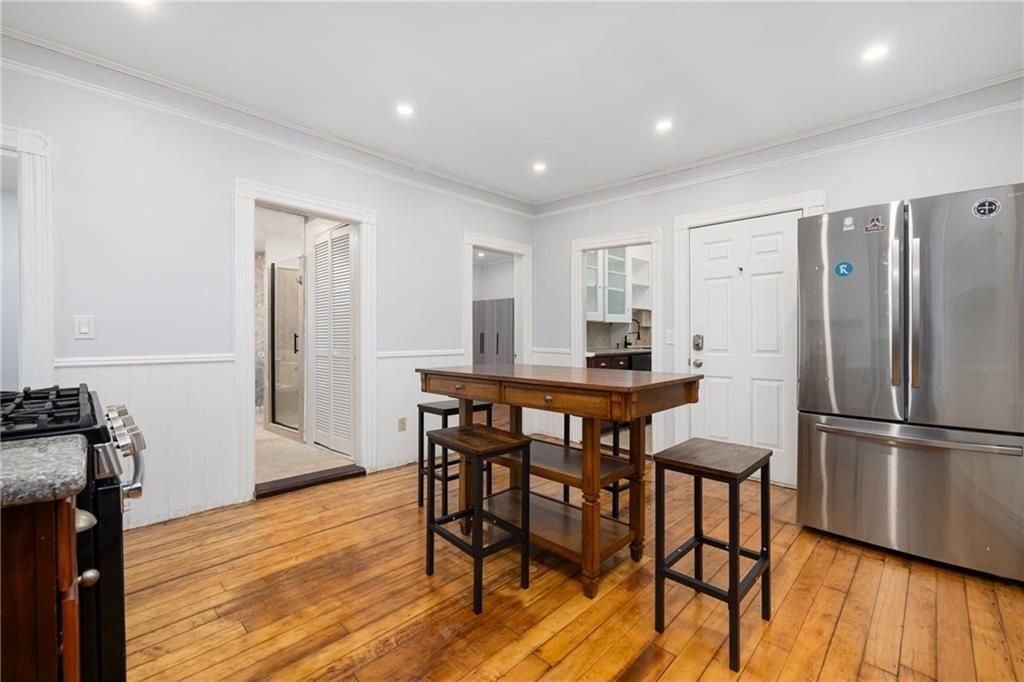 Building Photo - 5 Solar St