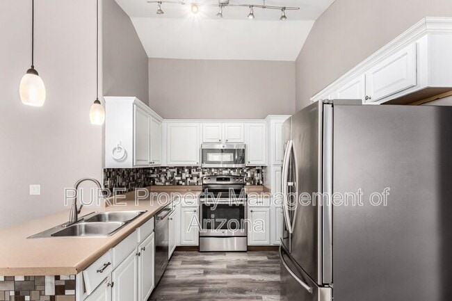 Building Photo - 8947 E Fairbrook St