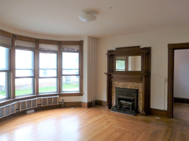 Building Photo - 111 N Winooski Ave