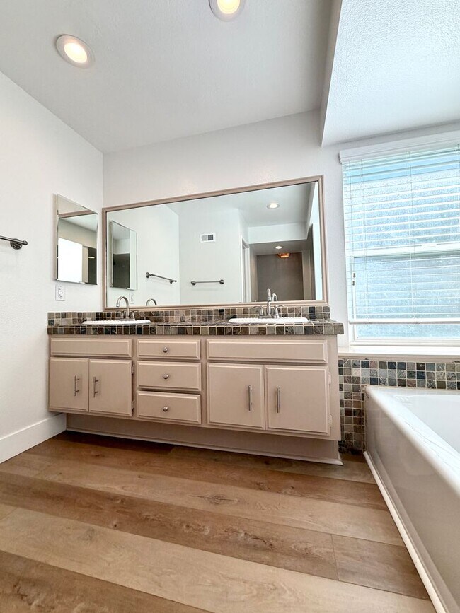 Building Photo - Welcome Home to Prestigious North Upland Living