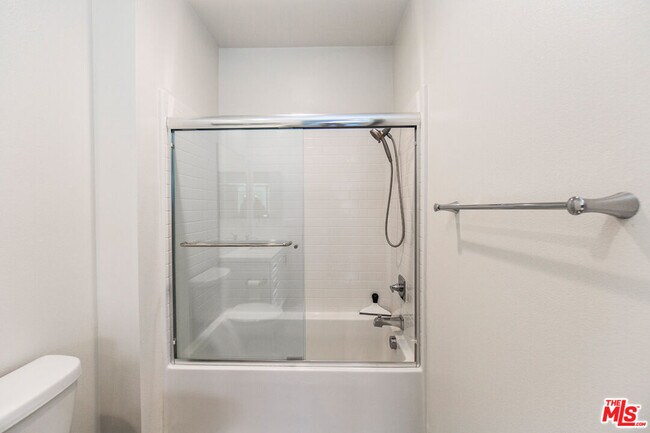 Building Photo - 10922 Mesa Ct