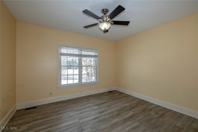 Building Photo - 4025 Meadowvale Ct