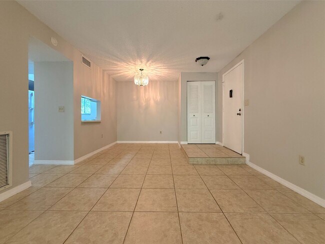 Building Photo - 3284 S Semoran Blvd