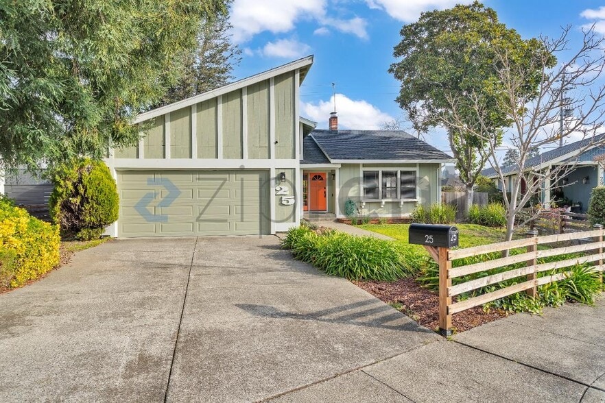 Building Photo - 25 Leslie Ct