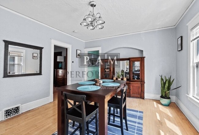 Building Photo - 2872 S Linebarger Terrace