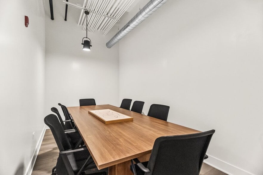 Building Photo - 1453 Maple Ave