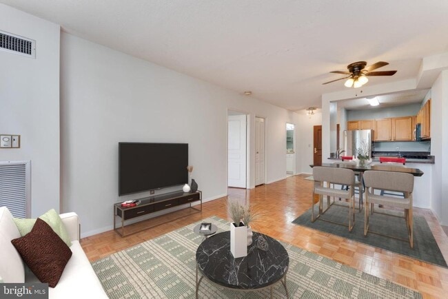 Building Photo - 7111 Woodmont Ave