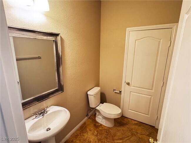 Building Photo - 5361 Candlespice Way