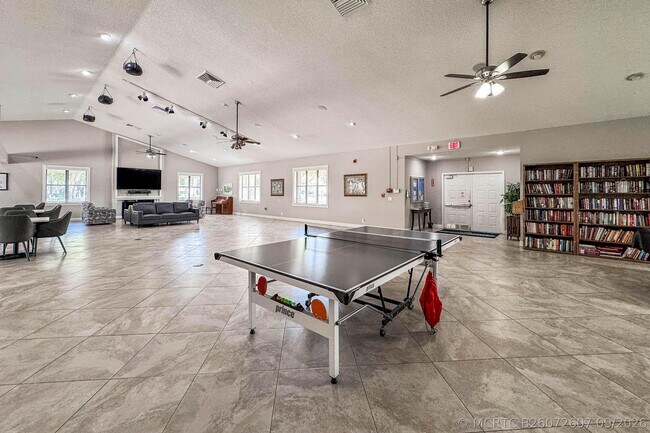 Building Photo - 3362 Lucerne Park Dr